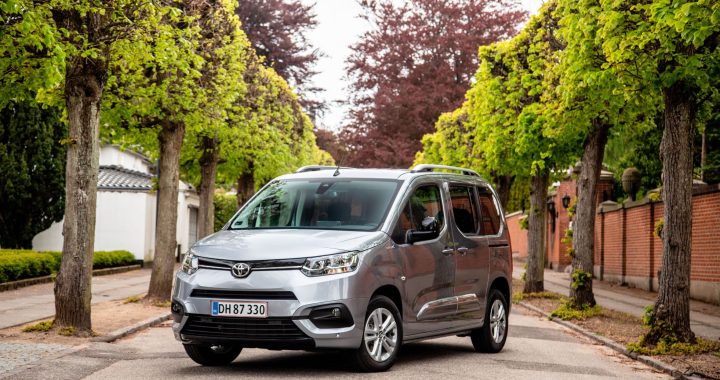 Toyota Proace City Verso Electric:           Familiecontainer med forlængerledning